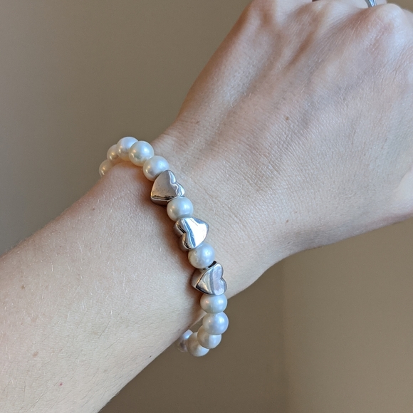 Freshwater Pearls & Hearts Bracelet - Picture 2 of 5